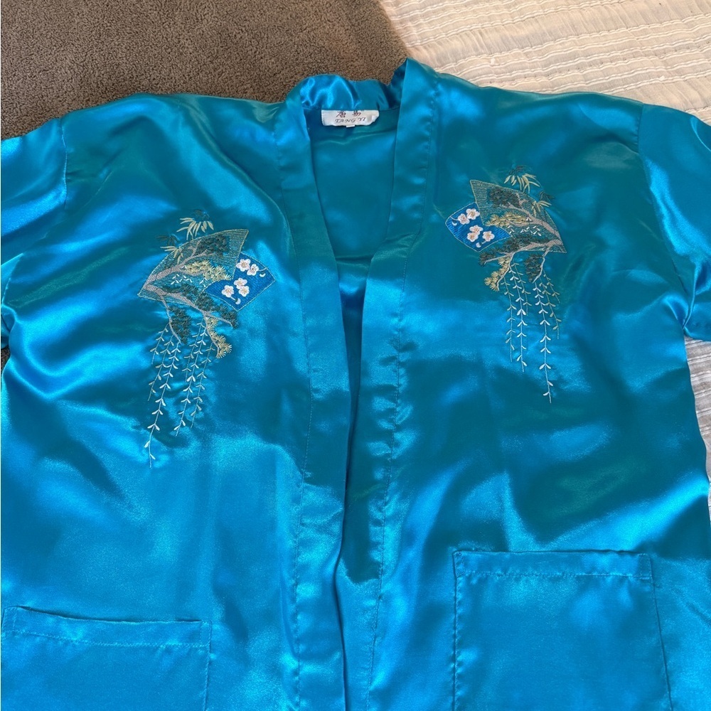 Vintage Blue Embroidered Kimono Robe